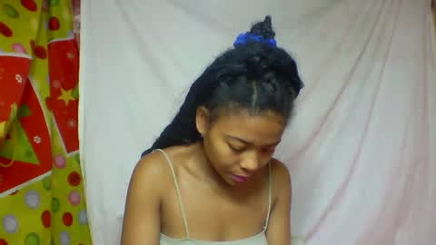 Snapshot of alicia9794 chatting on May 7, 6:52 am alicia9794 online show from May 7, 6:52 am