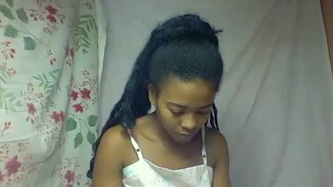 Snapshot of alicia9794 chatting on May 27, 8:06 pm alicia9794 online show from May 27, 8:06 pm