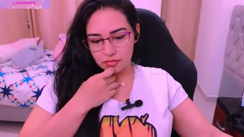 Snapshot of alicia_hotxx chatting on June 7, 6:00 pm alison online show from June 7, 6:00 pm