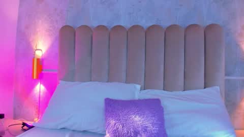 Alice  online show from December 3, 8:40 pm