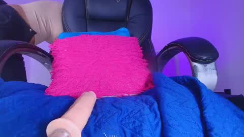 Alicia Kyse  online show from March 3, 3:01 am