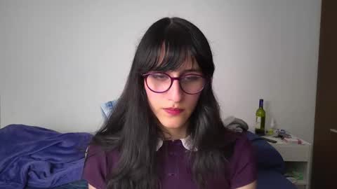 Snapshot of alicia_love29 chatting on February 19, 11:04 pm Alice online show from February 19, 11:04 pm