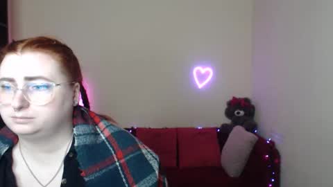 Alicia online show from February 6, 12:30 pm