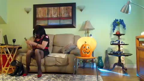 Alicia deHart  Help me reach 1000 Followers. Its FREE online show from October 12, 7:57 pm