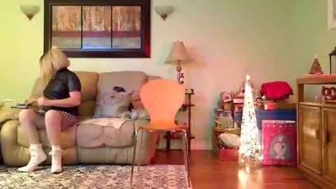 Alicia deHart  Help me reach 1000 Followers. Its FREE online show from January 19, 1:20 am