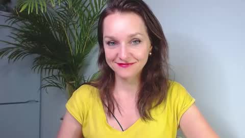 Snapshot of alicialux chatting on December 9, 4:05 pm Alicia online show from December 9, 4:05 pm