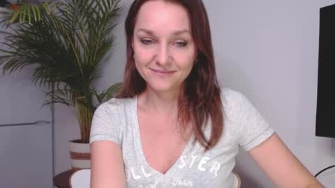 Snapshot of alicialux chatting on January 9, 10:52 am Alicia online show from January 9, 10:52 am