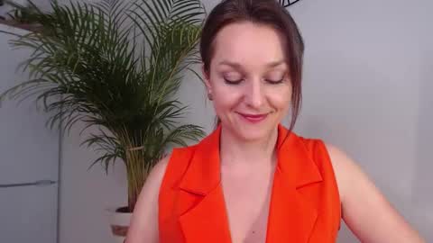 Snapshot of alicialux chatting on February 6, 11:21 am Alicia online show from February 6, 11:21 am