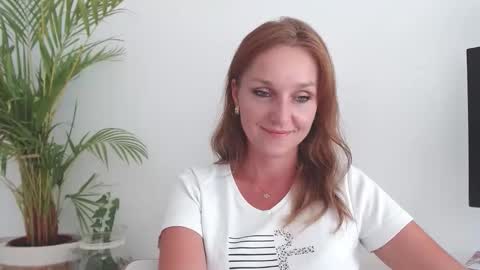 Snapshot of alicialux chatting on September 10, 1:33 pm Alicia online show from September 10, 1:33 pm