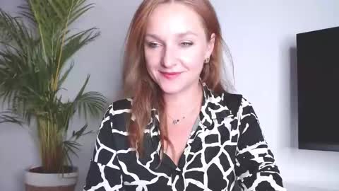 Snapshot of alicialux chatting on October 23, 6:39 pm Alicia online show from October 23, 6:39 pm