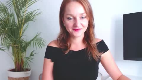 Snapshot of alicialux chatting on November 5, 8:14 am Alicia online show from November 5, 8:14 am