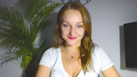 Snapshot of alicialux chatting on November 17, 3:29 pm Alicia online show from November 17, 3:29 pm