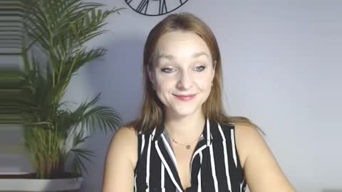 Snapshot of alicialux chatting on November 20, 7:19 am Alicia online show from November 20, 7:19 am