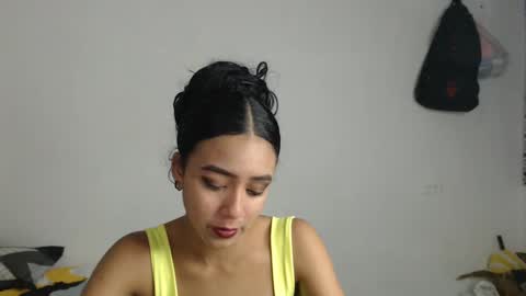 Snapshot of alicie_sexy_hot_20 chatting on February 7, 5:10 am ana online show from February 7, 5:10 am