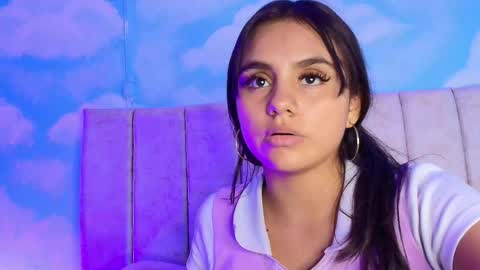 Snapshot of aliclark chatting on February 22, 7:01 pm Aliclark online show from February 22, 7:01 pm