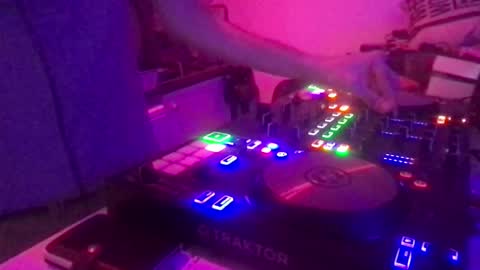 busco rockera online show from December 4, 9:24 pm