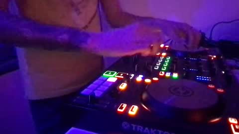 busco rockera online show from February 26, 11:59 pm