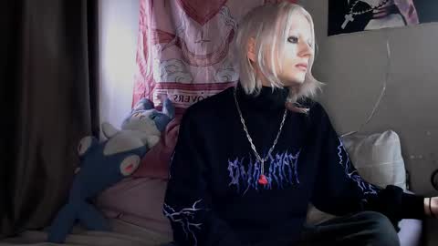 Alien Bella online show from March 23, 2:32 pm