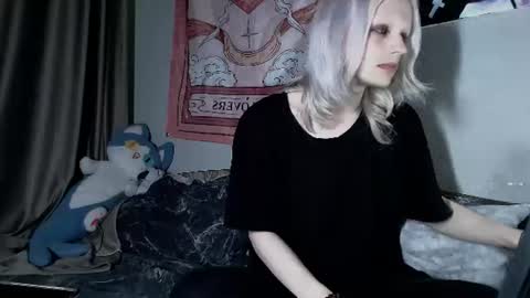 Alien Bella online show from June 21, 11:51 pm