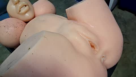 Doll Destroyer online show from April 16, 1:34 pm