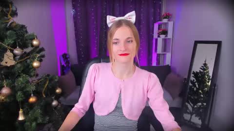 Snapshot of aliice_cartier chatting on January 12, 9:51 pm Alice online show from January 12, 9:51 pm