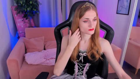 Snapshot of aliice_cartier chatting on January 31, 9:59 pm Alice online show from January 31, 9:59 pm