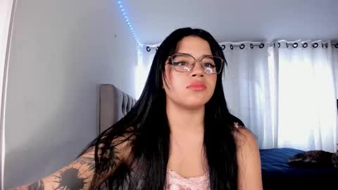 aliice_walker_ online show from October 24, 3:08 pm
