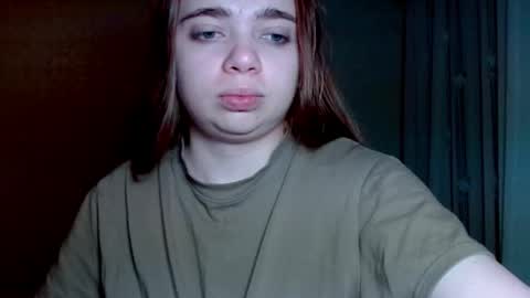 Snapshot of aliiice_stone chatting on December 4, 3:43 pm Alice online show from December 4, 3:43 pm