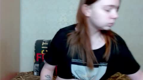 Snapshot of aliiice_stone chatting on December 4, 11:35 pm Alice online show from December 4, 11:35 pm