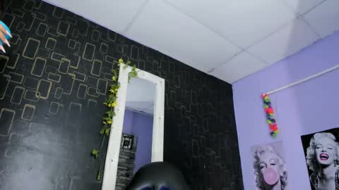 alika online show from January 31, 12:06 am