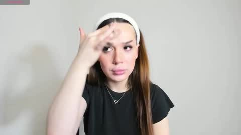 Snapshot of alina_39 chatting on October 18, 1:23 pm alina_39 online show from October 18, 1:23 pm