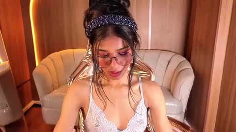 alina_b_ online show from March 5, 8:16 pm