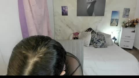 alinabozz1 online show from April 16, 3:29 am