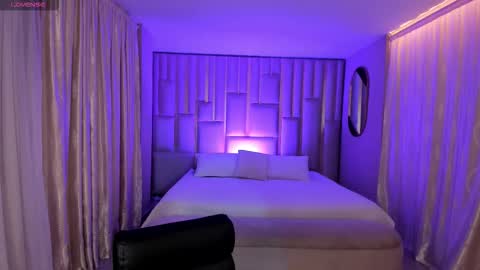 alinakravitz_ online show from February 14, 12:24 pm