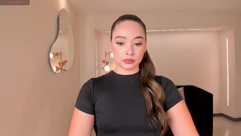 alinakravitz_ online show from March 2, 12:23 pm