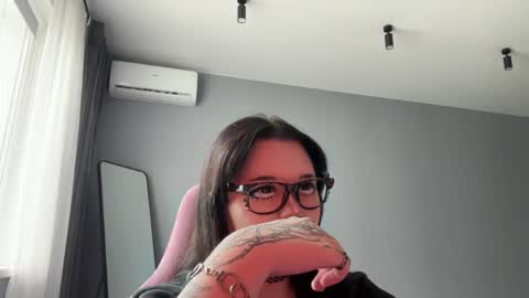 Alina online show from April 17, 1:14 pm