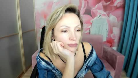 AlinaMoor online show from February 14, 7:10 pm