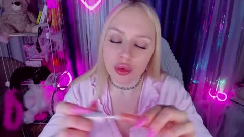 alinaocean online show from April 17, 3:48 pm