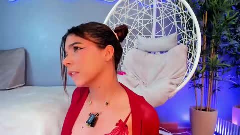    online show from November 22, 3:55 pm