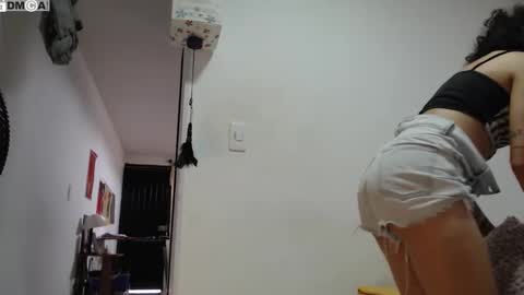 Snapshot of alinawoolf_ chatting on November 28, 4:42 pm Ali online show from November 28, 4:42 pm