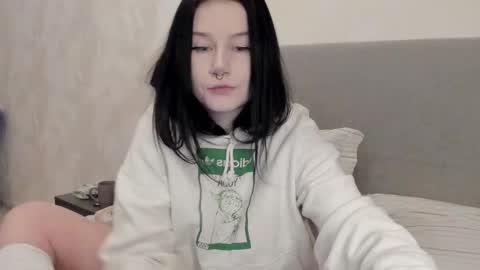 Aline Greeeen online show from December 22, 3:14 am