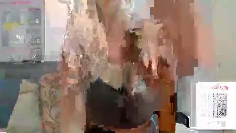 Snapshot of alinemariax chatting on December 16, 7:02 am Aline online show from December 16, 7:02 am