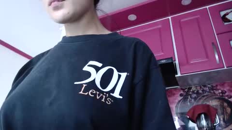 Snapshot of alipetite_ chatting on May 31, 9:49 pm alipetite online show from May 31, 9:49 pm