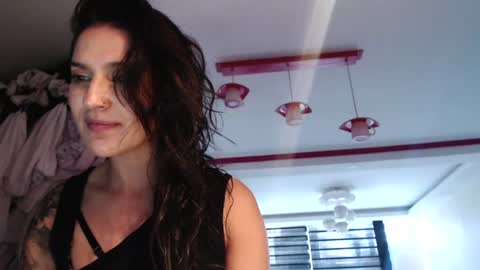 Snapshot of alipetite_ chatting on August 3, 10:35 pm alipetite online show from August 3, 10:35 pm