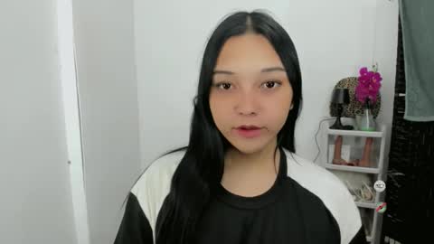 Shanti xhey online show from March 17, 9:07 pm