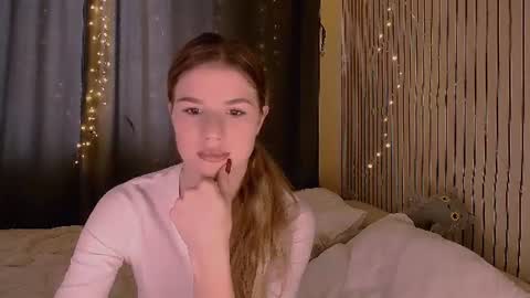 Snapshot of alisa_swan_ chatting on June 10, 12:37 pm alisa_swan_ online show from June 10, 12:37 pm