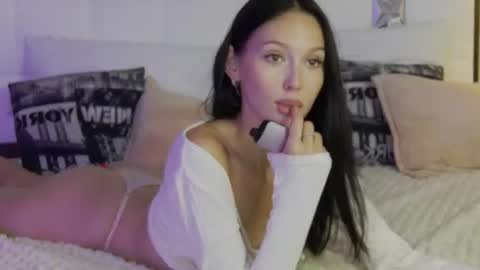 Snapshot of alisa_tiny chatting on June 30, 5:30 am Stefa online show from June 30, 5:30 am