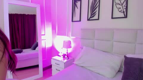 Snapshot of alisa_walker chatting on February 26, 8:33 pm online show from February 26, 8:33 pm