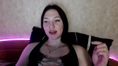 alisaadoll online show from December 18, 1:50 pm