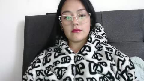 alisha_9997 online show from April 12, 1:38 pm